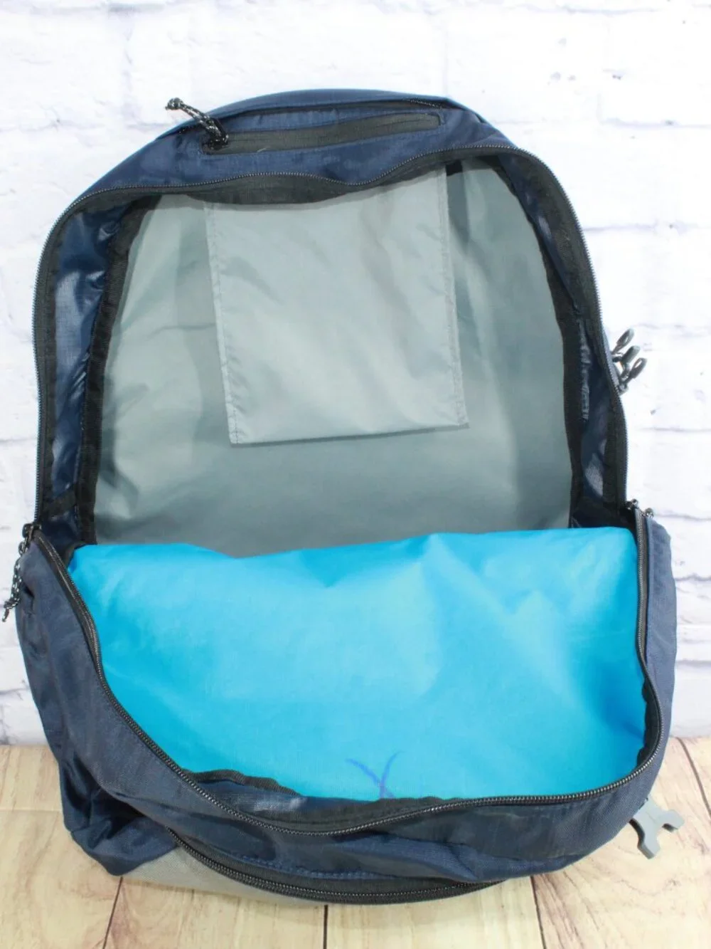 LL Bean Unisex Adult Comfort Carry Portable Locker Pack 42L Hiking Pack Backpack